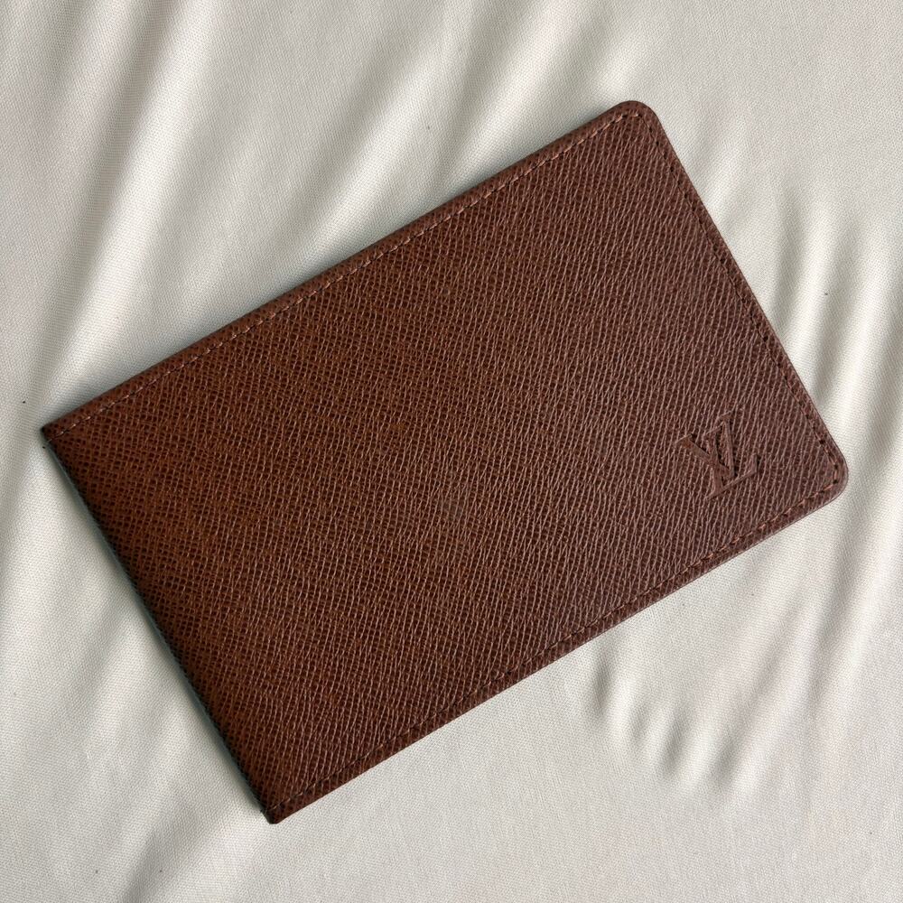 Louis Vuitton Brown Taiga Leather Card/ID Holder